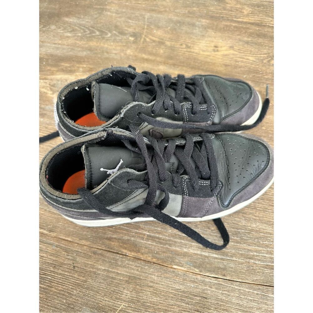 Size 5.5Y - Jordan 1 Low Inside Out Black Gray
